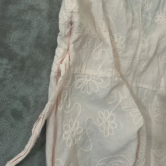 V- neck floral baby pink cap sleeve blouse - Picture 10 of 11